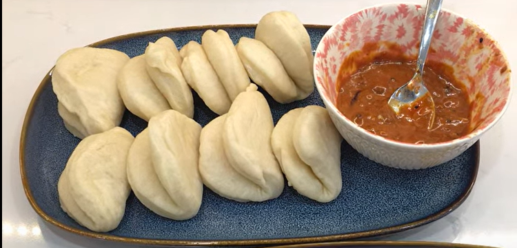 Bao Buns with Sticky Hoisin Tofu
